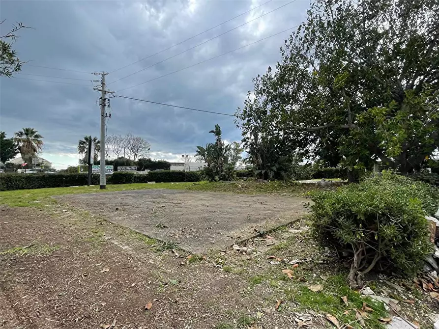 Immagine 3 di Capannone industriale in vendita  a Siracusa