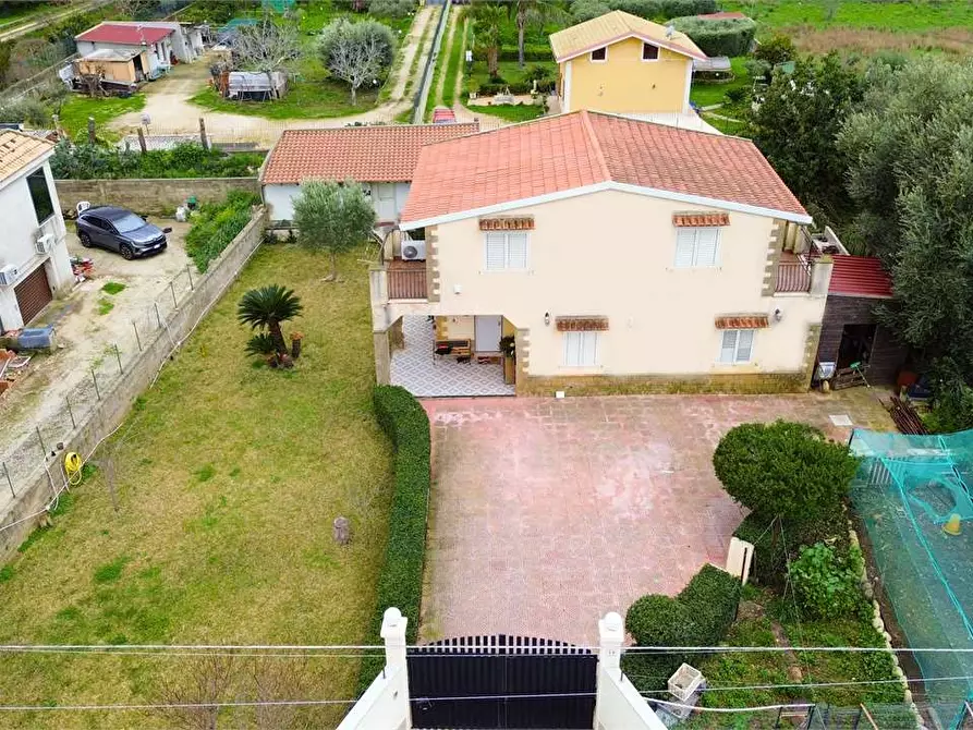 Immagine 1 di Villa in vendita  in via luigi volpicelli a Siracusa