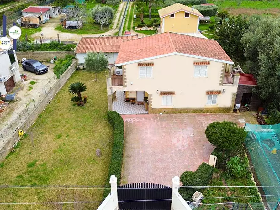 Immagine 1 di Villa in vendita  in via luigi volpicelli a Siracusa