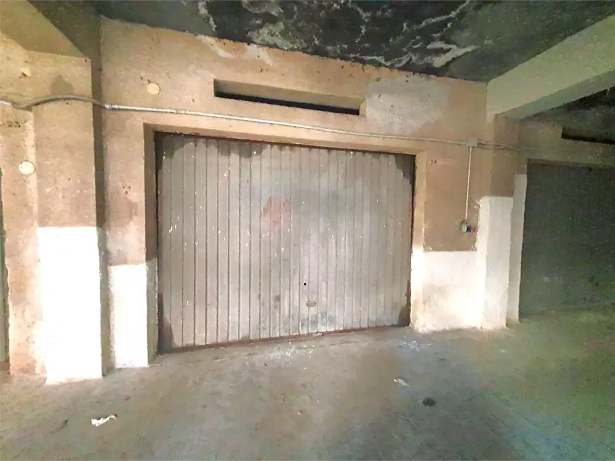 Immagine 1 di Garage in vendita  in Via S. Freud a Siracusa