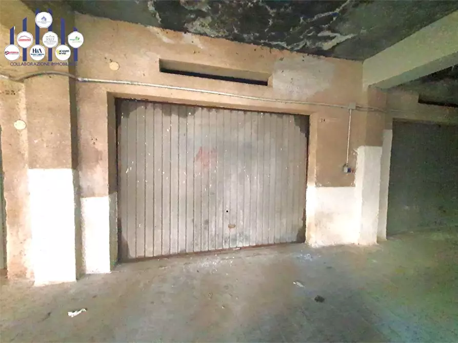 Immagine 1 di Garage in vendita  in Via S. Freud a Siracusa