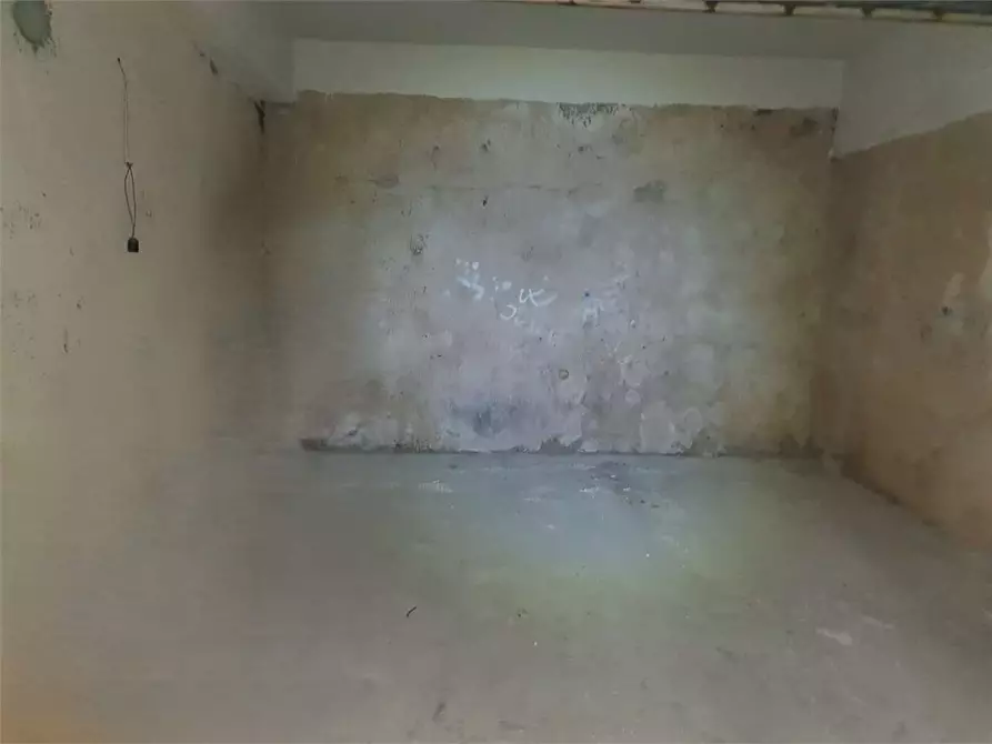 Immagine 3 di Garage in vendita  in Via S. Freud a Siracusa