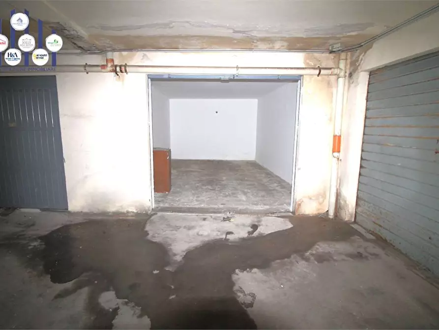 Immagine 4 di Garage in vendita  in Via di Villa Ortisi a Siracusa