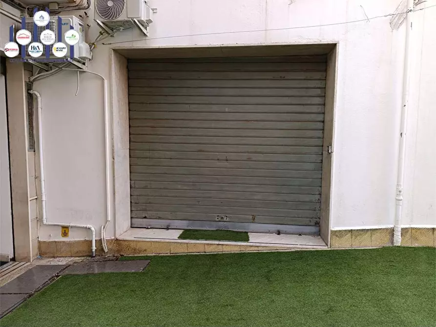 Immagine 4 di Negozio in vendita  a Siracusa