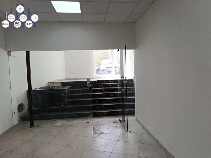 Immagine 9 di Negozio in vendita  a Siracusa