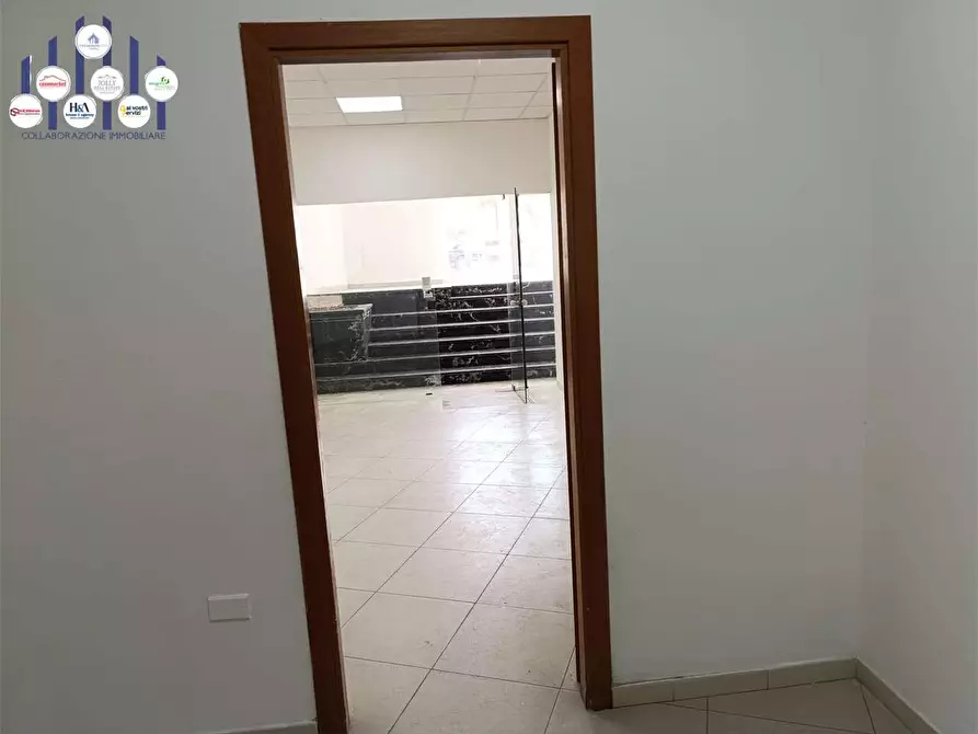 Immagine 11 di Negozio in vendita  a Siracusa