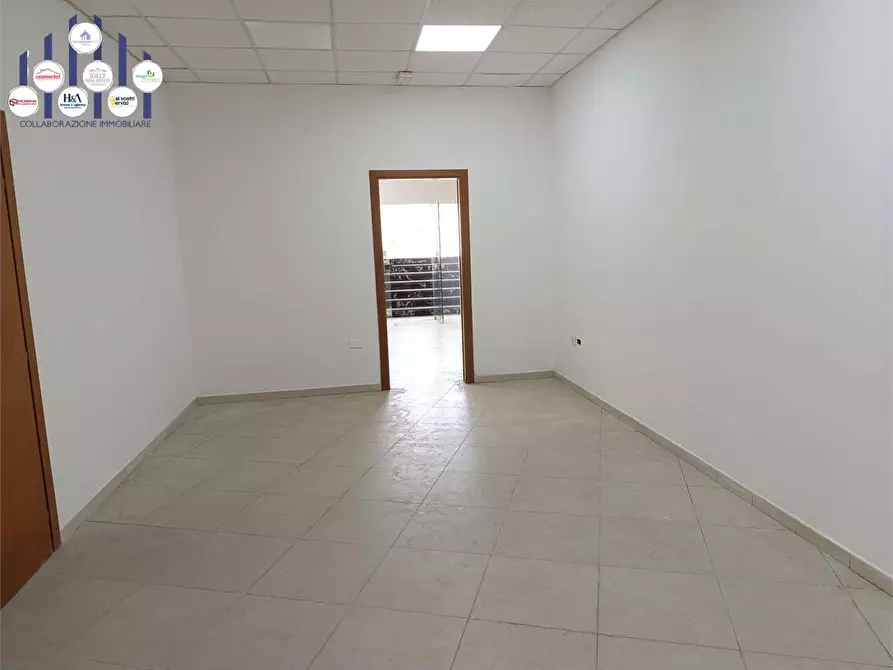 Immagine 14 di Negozio in vendita  a Siracusa