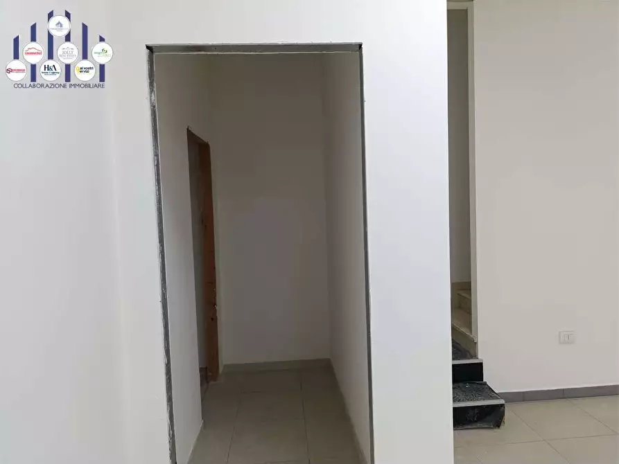 Immagine 18 di Negozio in vendita  a Siracusa