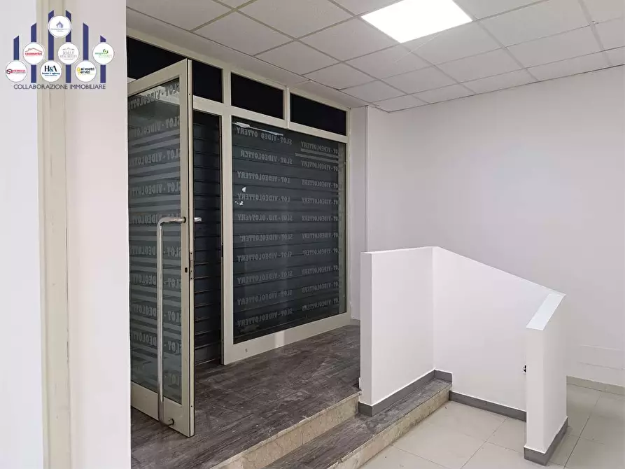 Immagine 22 di Negozio in vendita  a Siracusa