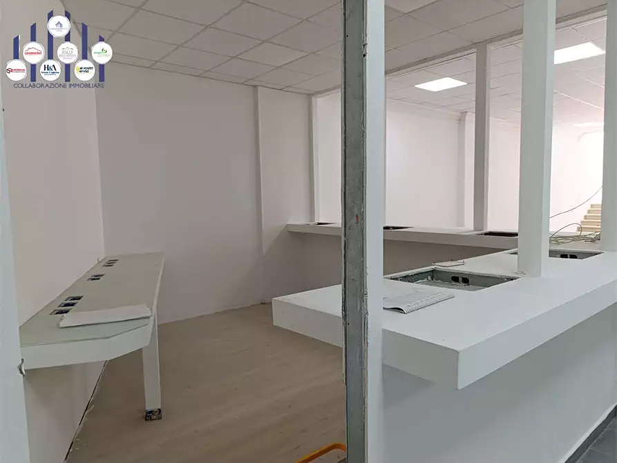 Immagine 23 di Negozio in vendita  a Siracusa