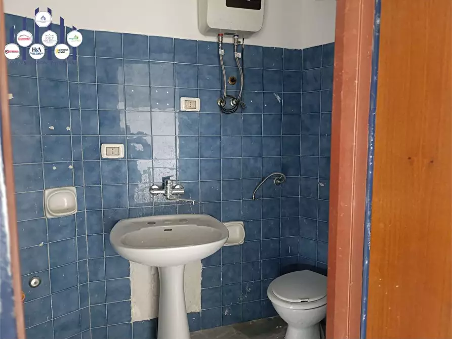 Immagine 27 di Negozio in vendita  a Siracusa