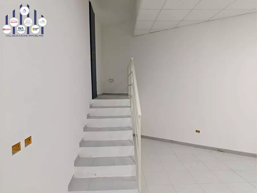 Immagine 28 di Negozio in vendita  a Siracusa
