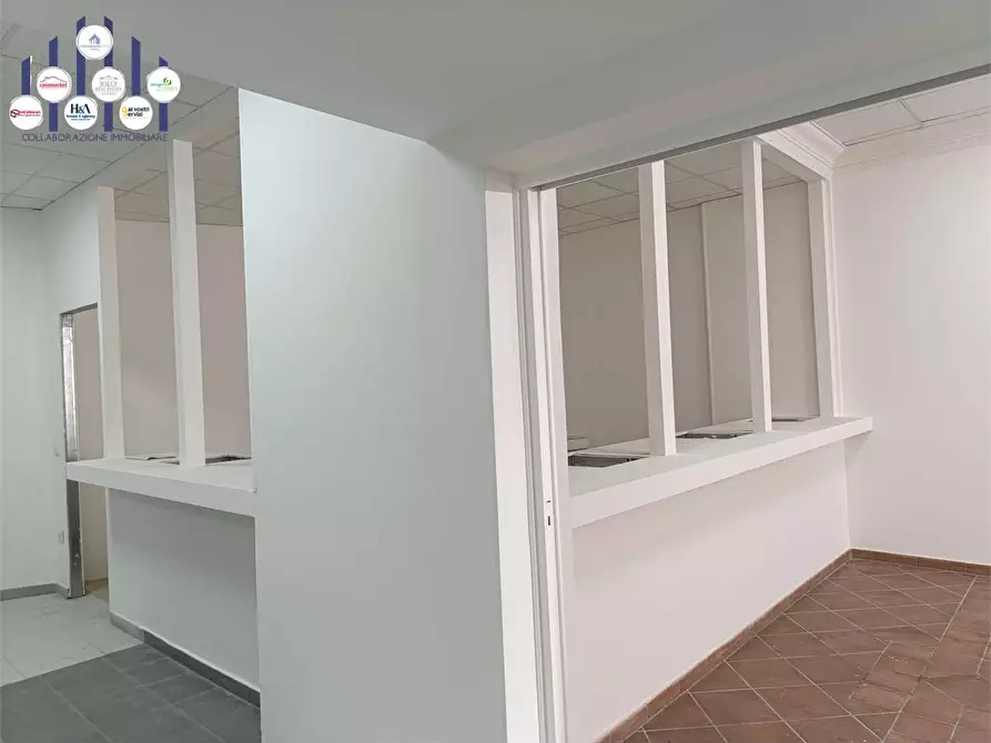 Immagine 29 di Negozio in vendita  a Siracusa