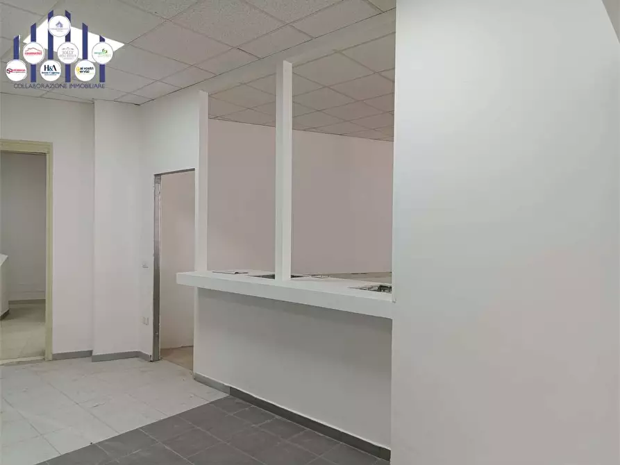 Immagine 30 di Negozio in vendita  a Siracusa