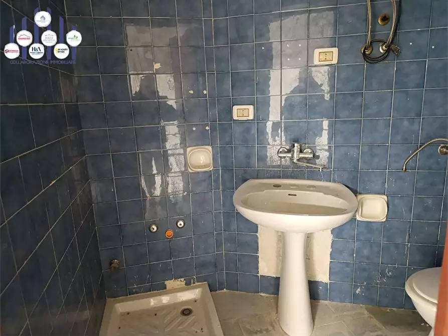 Immagine 31 di Negozio in vendita  a Siracusa