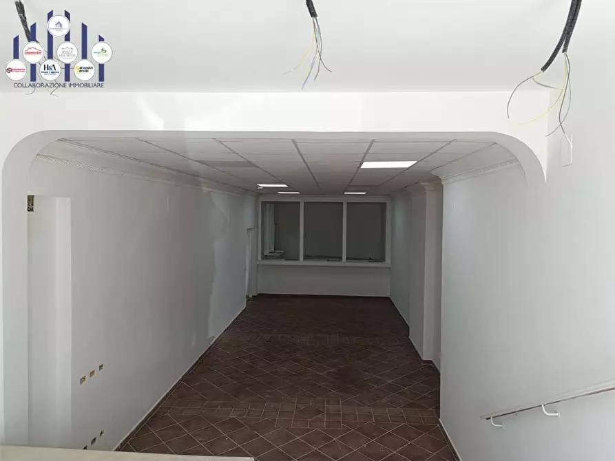 Immagine 42 di Negozio in vendita  a Siracusa