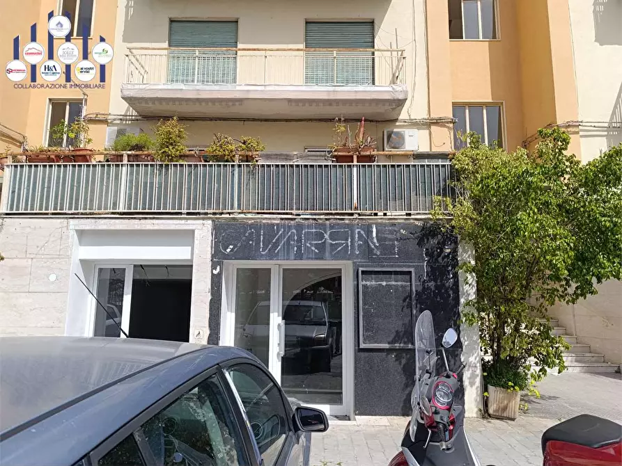 Immagine 49 di Negozio in vendita  a Siracusa