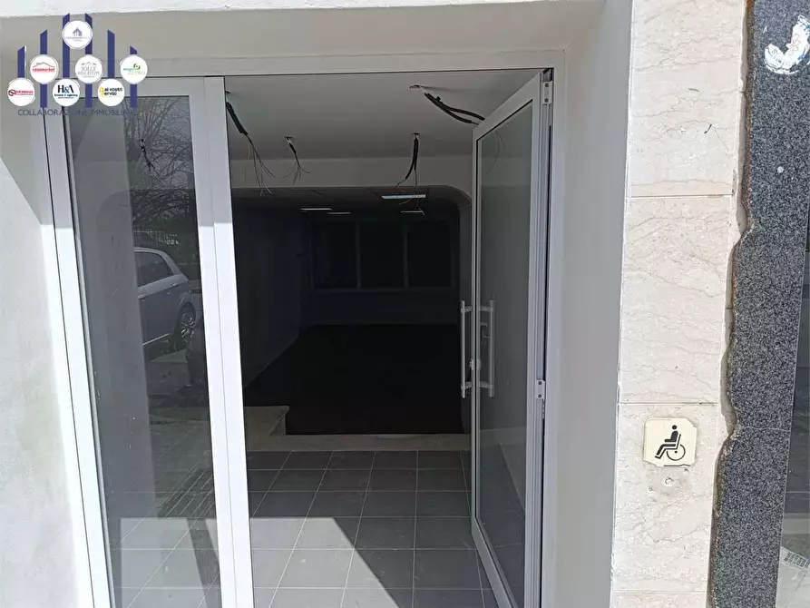 Immagine 50 di Negozio in vendita  a Siracusa