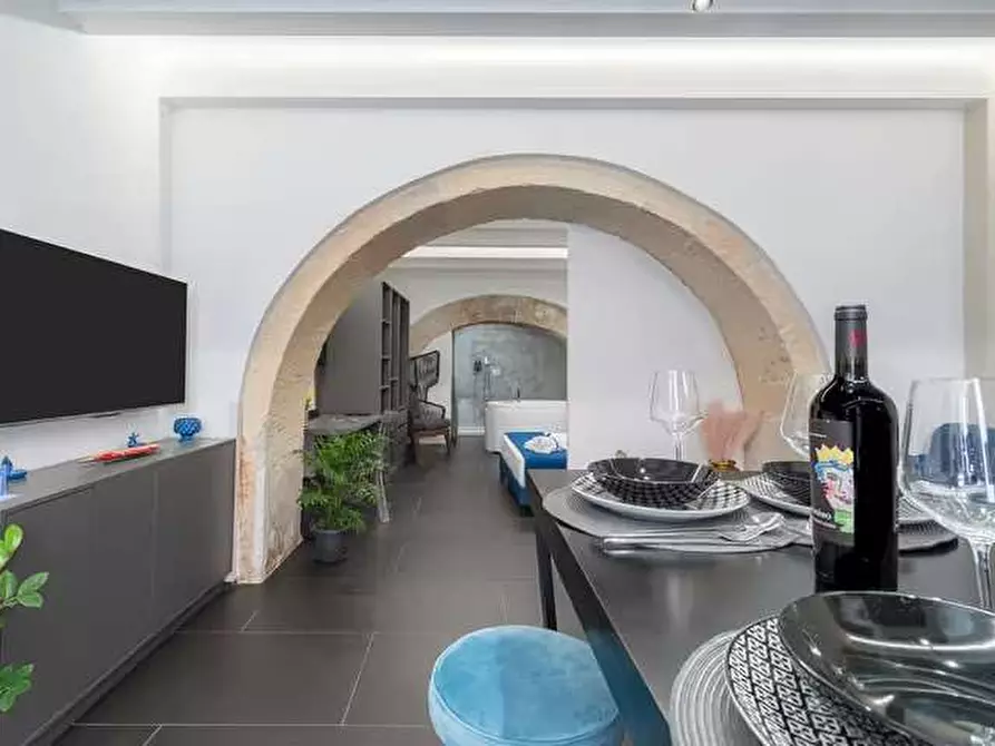 Immagine 1 di Monolocale in vendita  in Piazza del Precursore a Siracusa