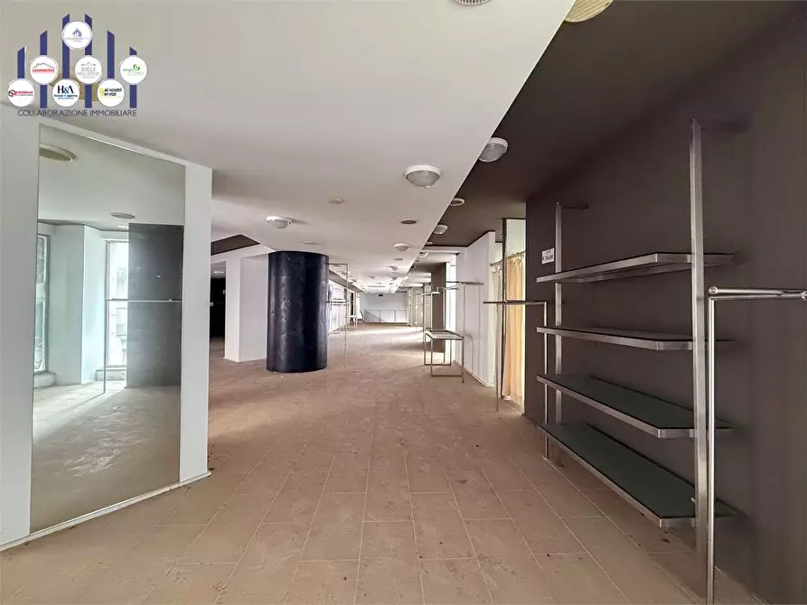 Immagine 7 di Negozio in affitto  in Via Mosco a Siracusa