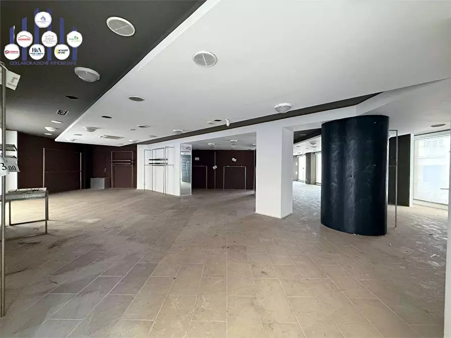 Immagine 8 di Negozio in affitto  in Via Mosco a Siracusa