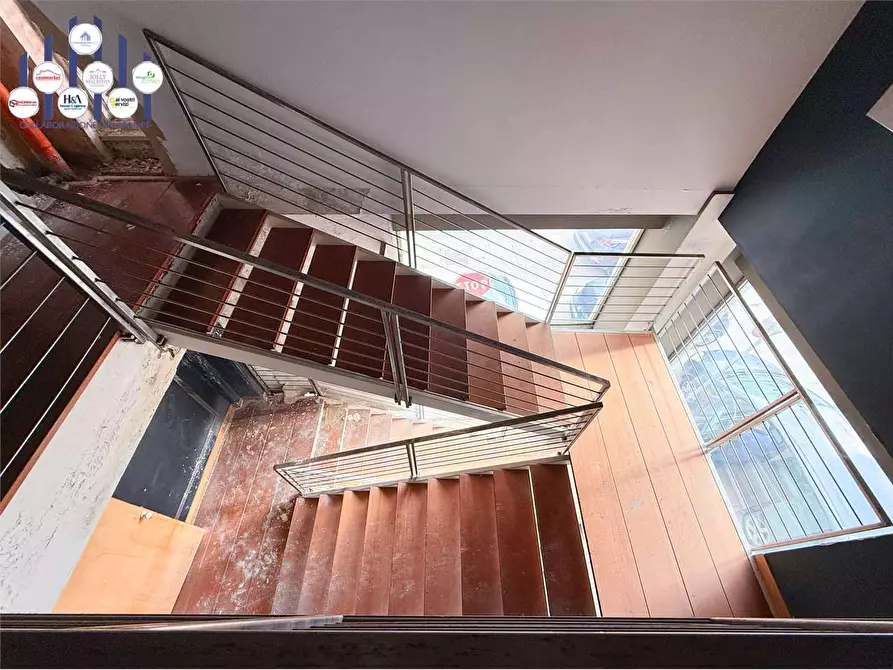 Immagine 10 di Negozio in affitto  in Via Mosco a Siracusa