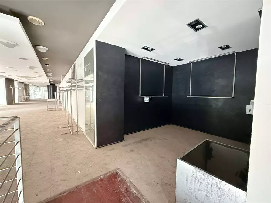 Immagine 11 di Negozio in affitto  in Via Mosco a Siracusa