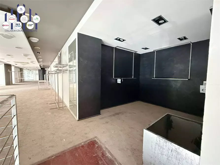 Immagine 11 di Negozio in affitto  in Via Mosco a Siracusa