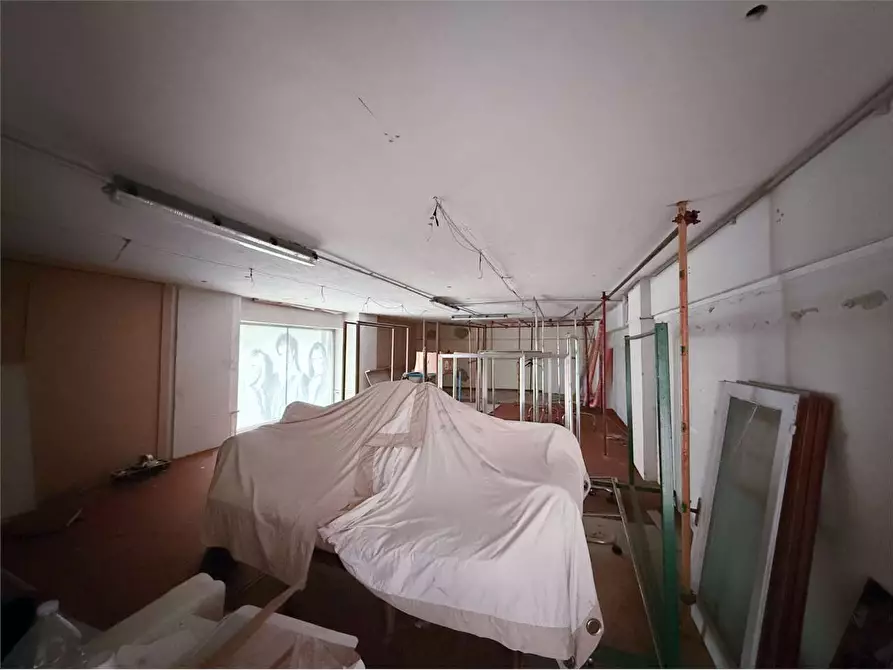 Immagine 12 di Negozio in affitto  in Via Mosco a Siracusa