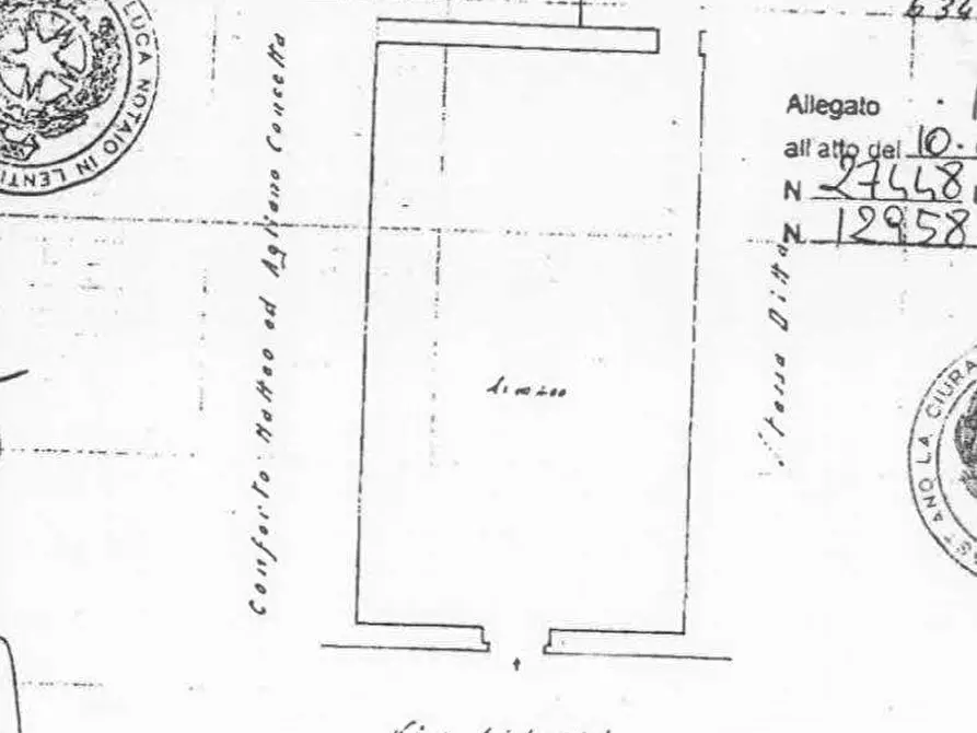 Immagine 1 di Magazzino in vendita  a Siracusa