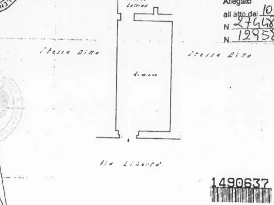 Immagine 2 di Magazzino in vendita  a Siracusa