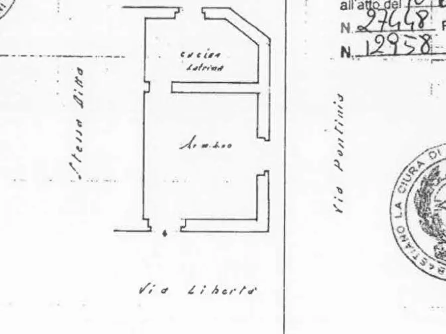 Immagine 3 di Magazzino in vendita  a Siracusa