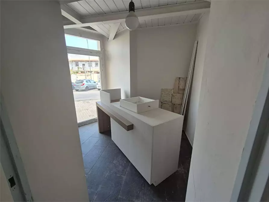 Immagine 11 di Magazzino in vendita  a Siracusa