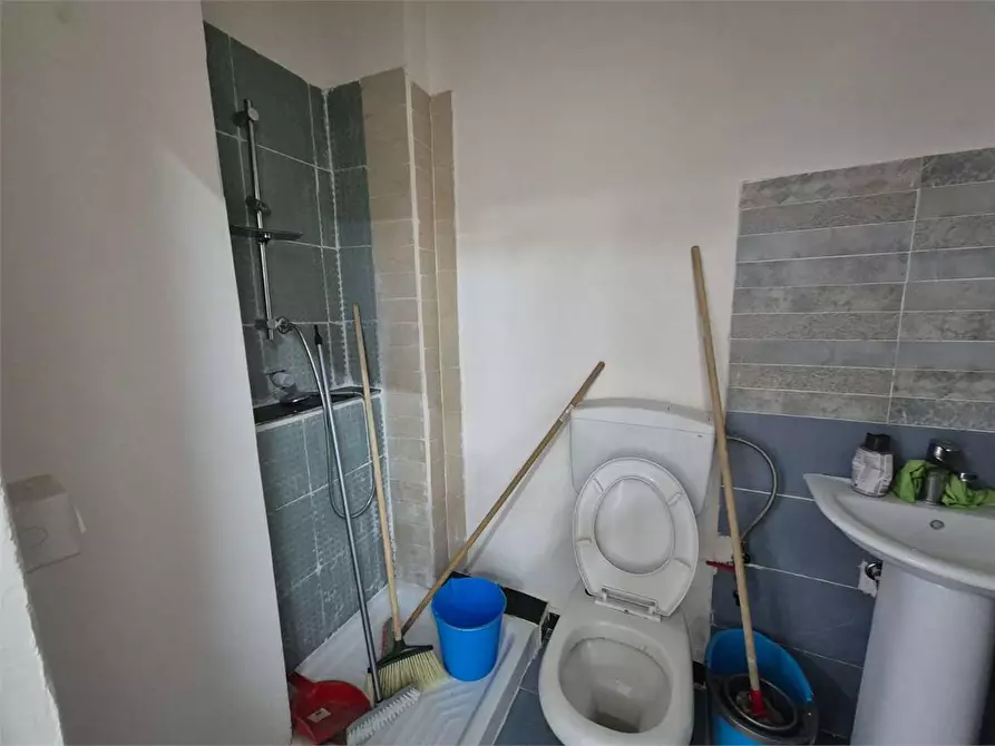 Immagine 12 di Magazzino in vendita  a Siracusa