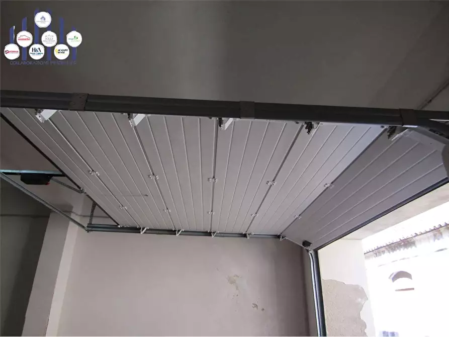 Immagine 5 di Magazzino in vendita  a Siracusa