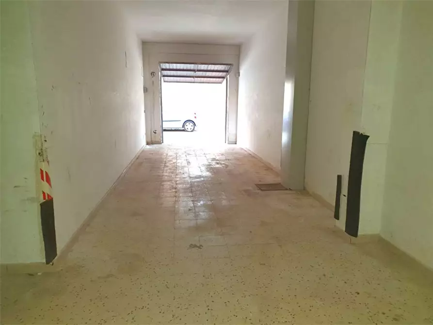 Immagine 6 di Magazzino in vendita  in Via Franca Maria Gianni a Siracusa