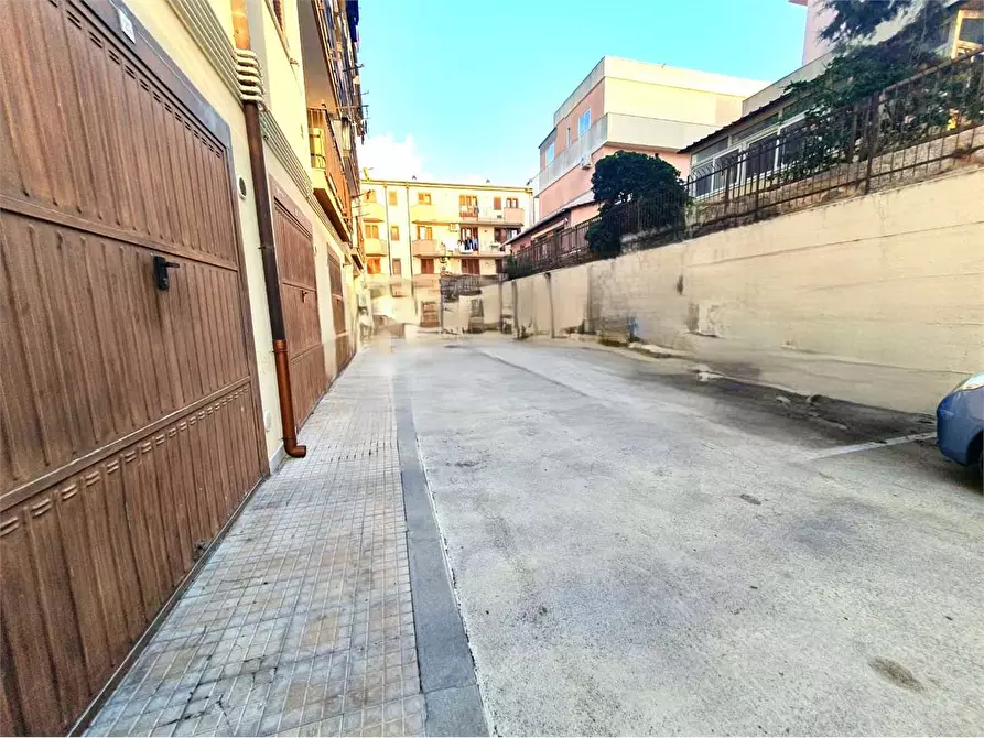 Immagine 2 di Magazzino in vendita  in Via Franca Maria Gianni a Siracusa