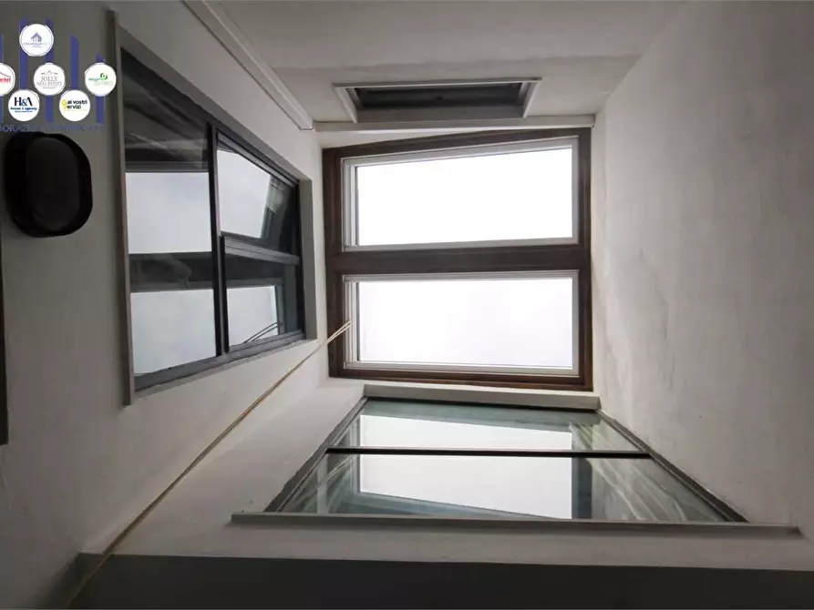 Immagine 11 di Appartamento in vendita  in Corso Umberto a Siracusa