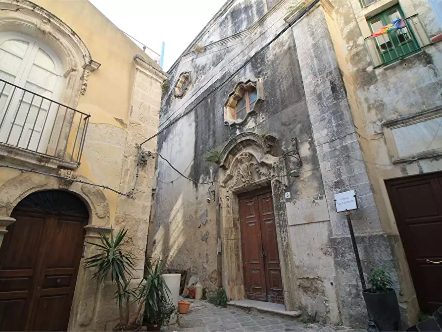 Immagine 3 di Stabile in vendita  in Piazza archimede a Siracusa