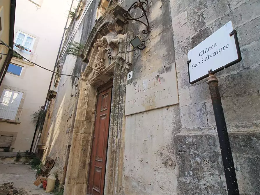 Immagine 5 di Stabile in vendita  in Piazza archimede a Siracusa