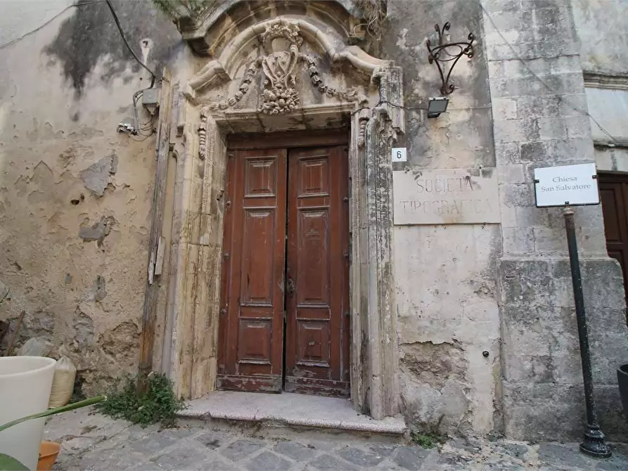 Immagine 10 di Stabile in vendita  in Piazza archimede a Siracusa