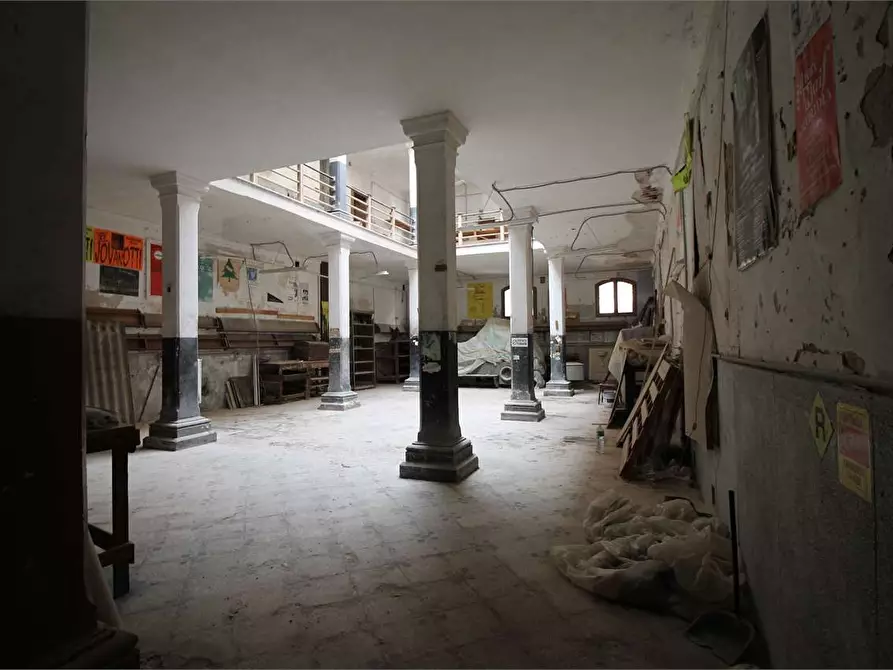 Immagine 12 di Stabile in vendita  in Piazza archimede a Siracusa