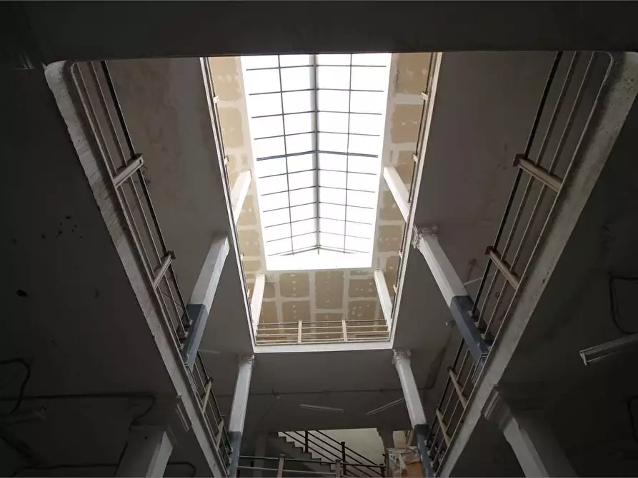 Immagine 14 di Stabile in vendita  in Piazza archimede a Siracusa