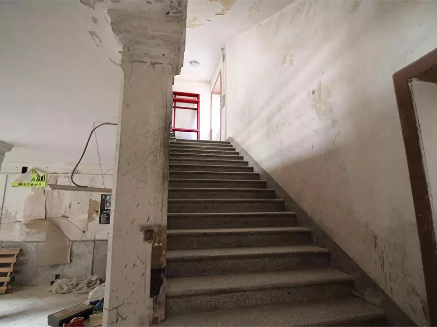 Immagine 18 di Stabile in vendita  in Piazza archimede a Siracusa