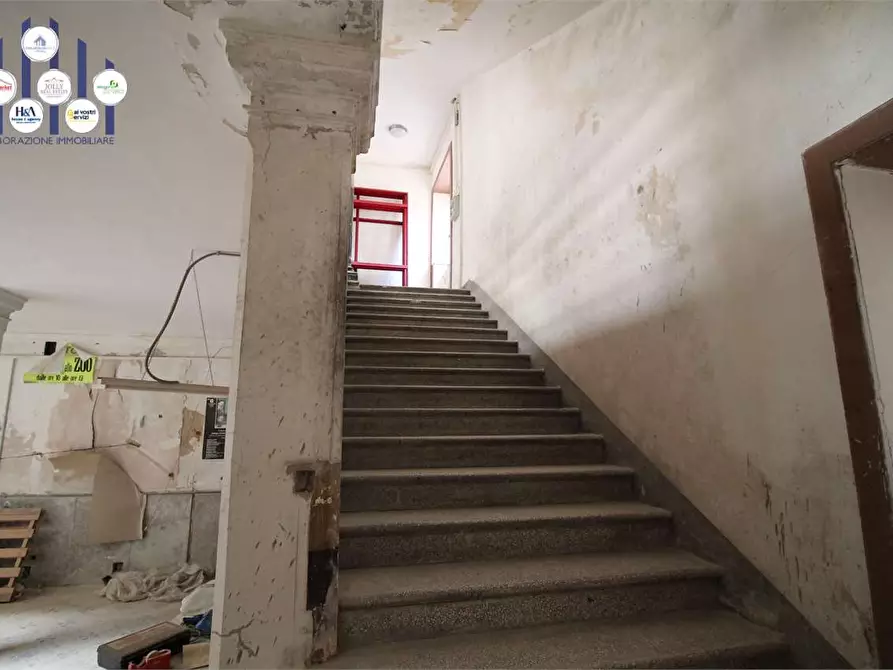 Immagine 18 di Stabile in vendita  in Piazza archimede a Siracusa