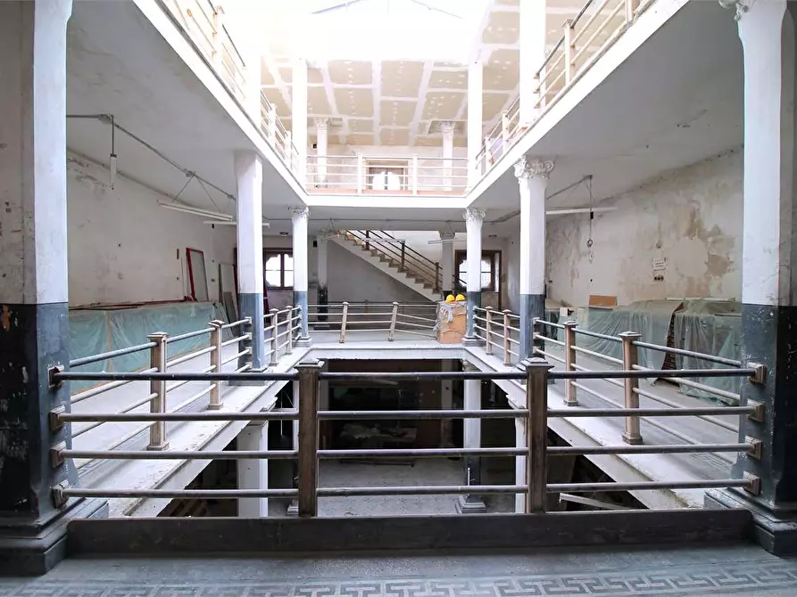 Immagine 2 di Stabile in vendita  in Piazza archimede a Siracusa