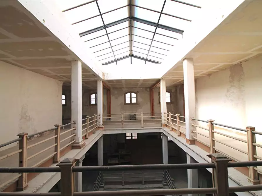 Immagine 1 di Stabile in vendita  in Piazza archimede a Siracusa