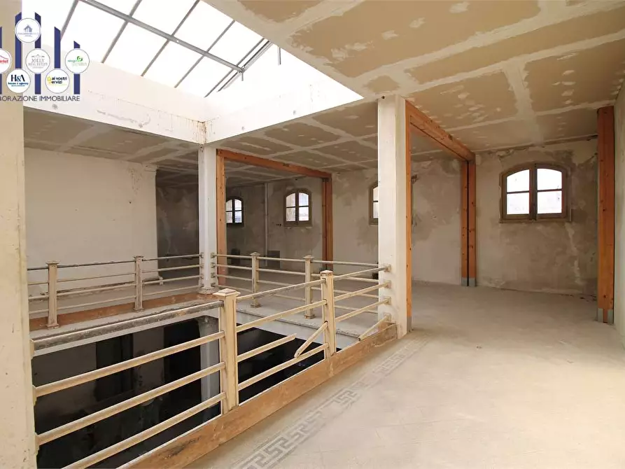 Immagine 25 di Stabile in vendita  in Piazza archimede a Siracusa