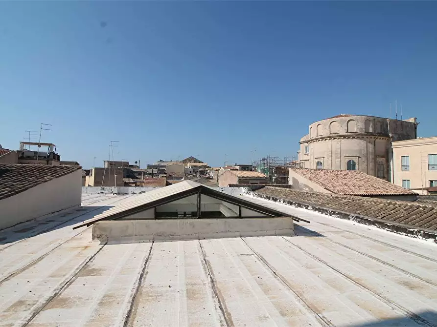 Immagine 26 di Stabile in vendita  in Piazza archimede a Siracusa