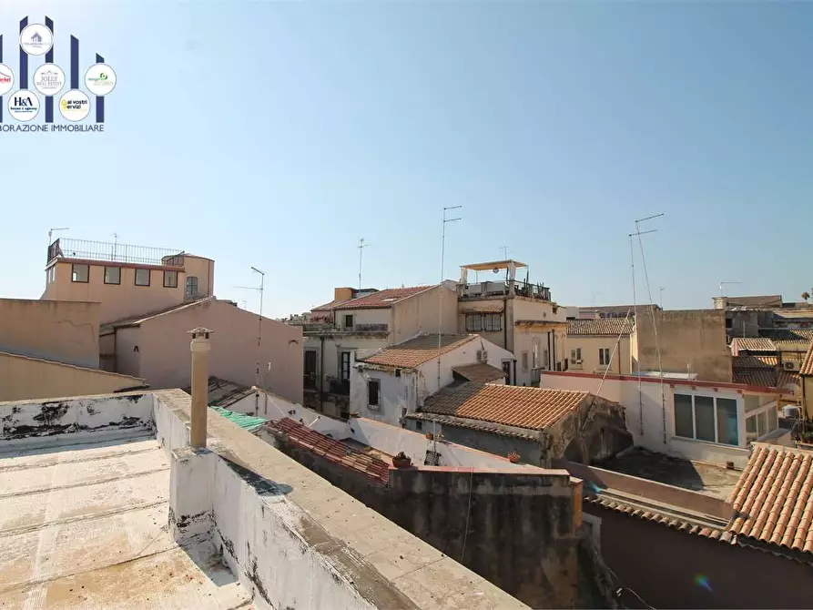 Immagine 29 di Stabile in vendita  in Piazza archimede a Siracusa